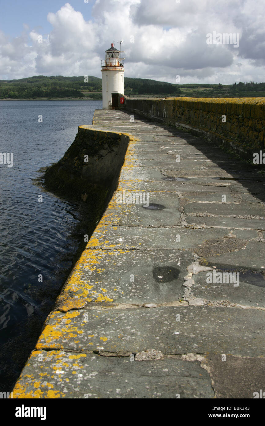 Ardrishaig, Schottland. Die Ardrishaig Leuchtturm und Mole am Rande des Loch Fyne und Loch Gilp. Stockfoto