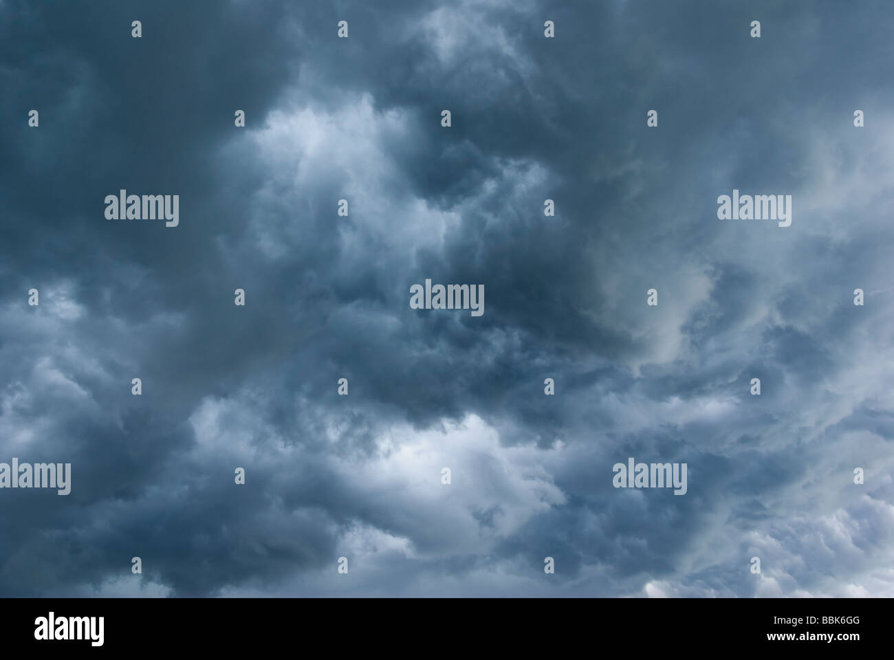 Dunklen Gewitterhimmel, aRGB. Stockfoto