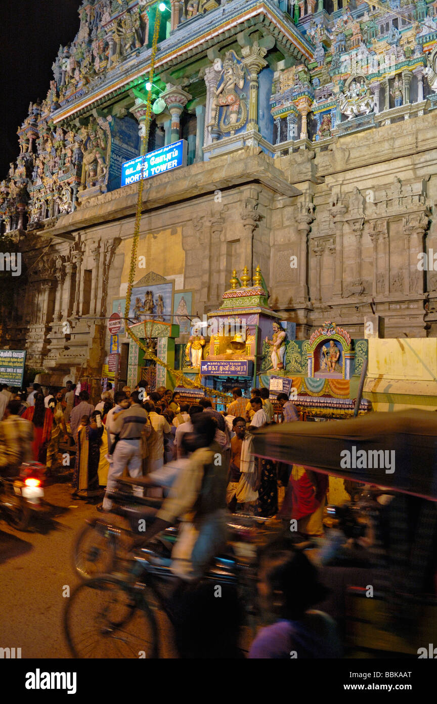 Norden Turm von Sri Minakshi-Tempel in Madurai in der Nacht. Indien, Tamil Nadu, Madurai.  Keine Releases zur Verfügung. Stockfoto