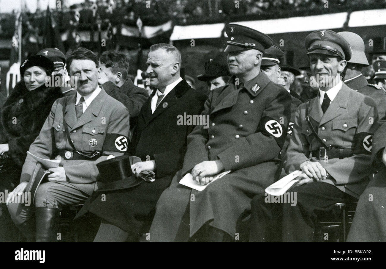 HITLER setzte neben Leipzig Bürgermeister Karl Goerdeler 1934 - siehe Beschreibung unten Stockfoto