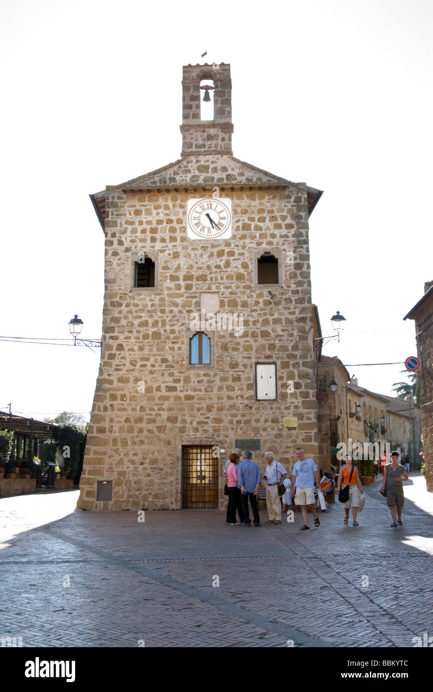 Main-Piazza in Sovana eine etruskische Siedlung und wichtige Stadt im Mittelalter und Geburtsort von Papst Gregory VII Stockfoto