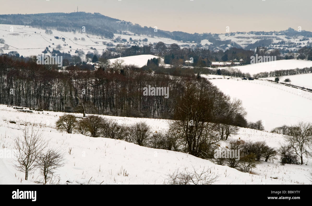 Winter-Blick über den Derbyshire Dales in Richtung Cromford und Wirksworth von Starkholmes in der Nähe von Matlock Bath im Peak District Stockfoto