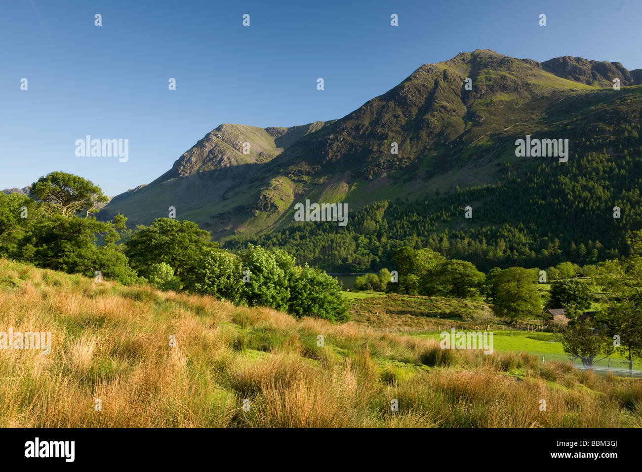 Hohe Stil ist ein Berg im westlichen Fells des englischen Lake District und sitzt über dem buttermere Tal Stockfoto