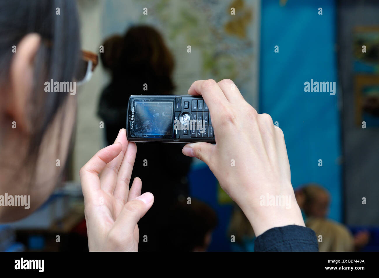 Closeup Frau s Hände halten Handys fotografieren Stockfoto