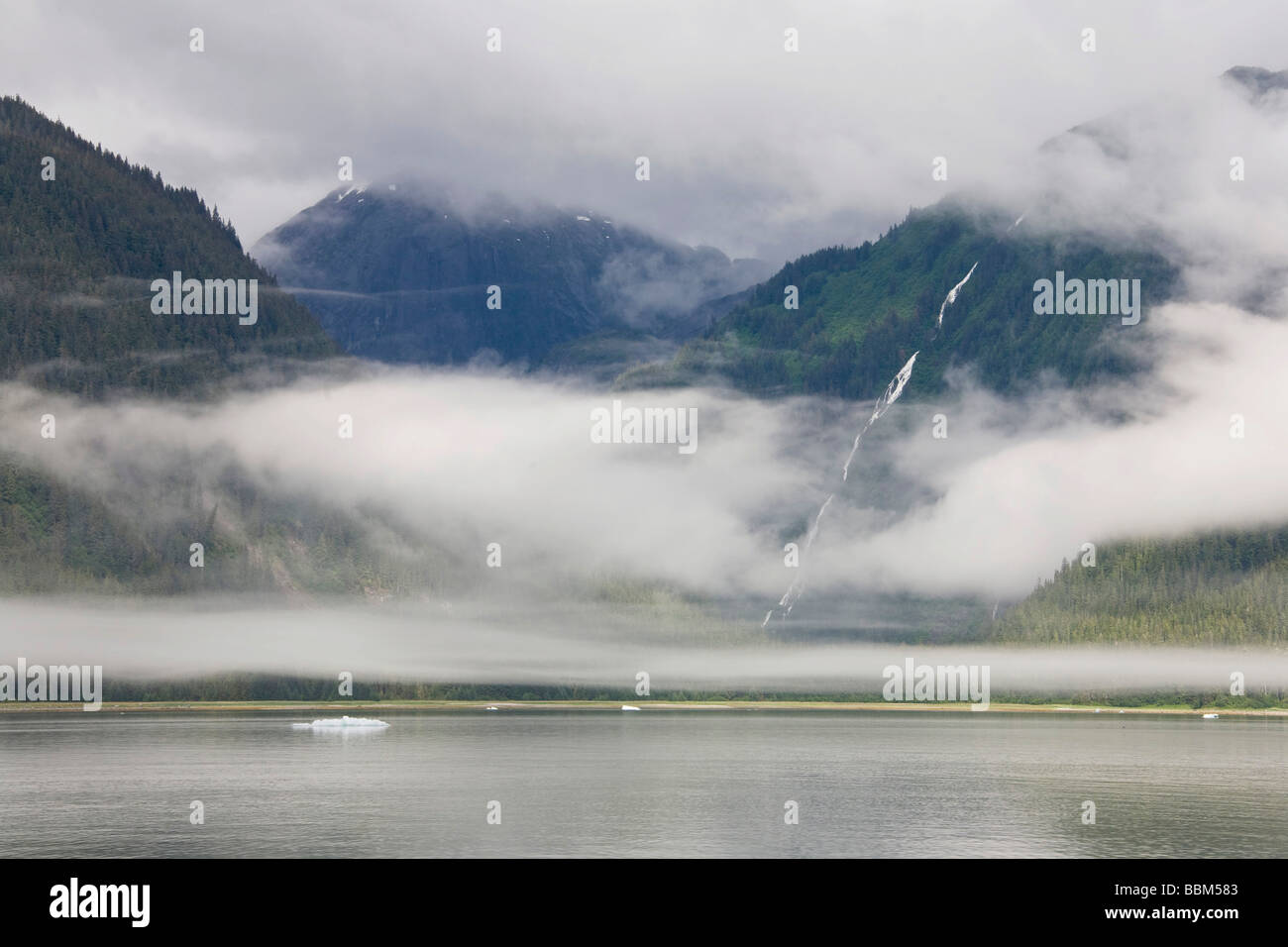 Wolken, Endicott Arm, Inside Passage, südöstlichen Alaska, USA Stockfoto