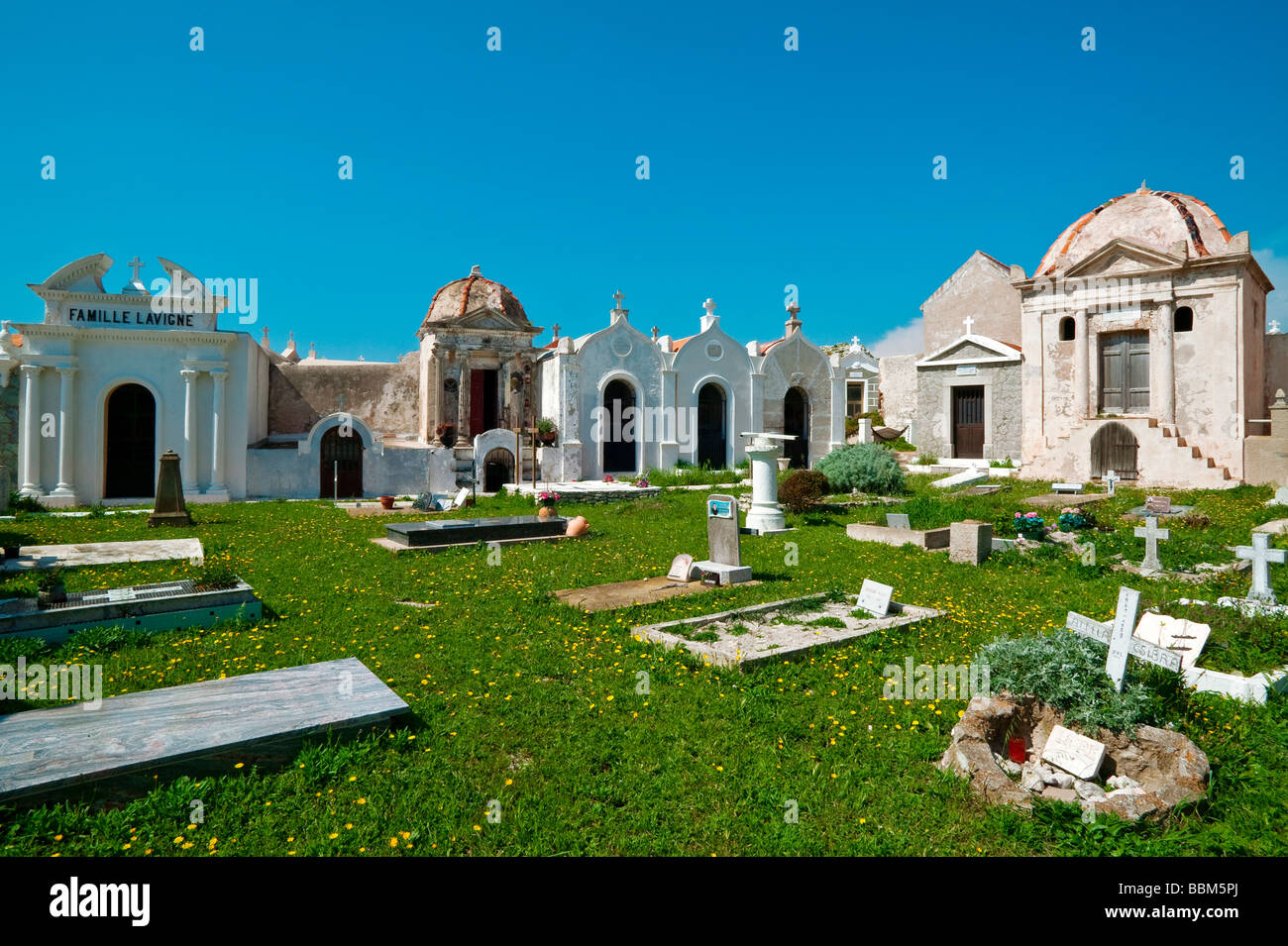 MARINE-FRIEDHOF IN BONIFACIO, KORSIKA, FRANKREICH Stockfoto