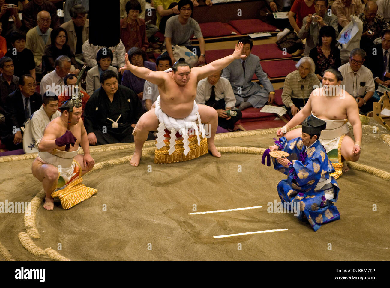 Sumo-Ringen in Tokios Kokugikan Sumo Hall Stockfoto