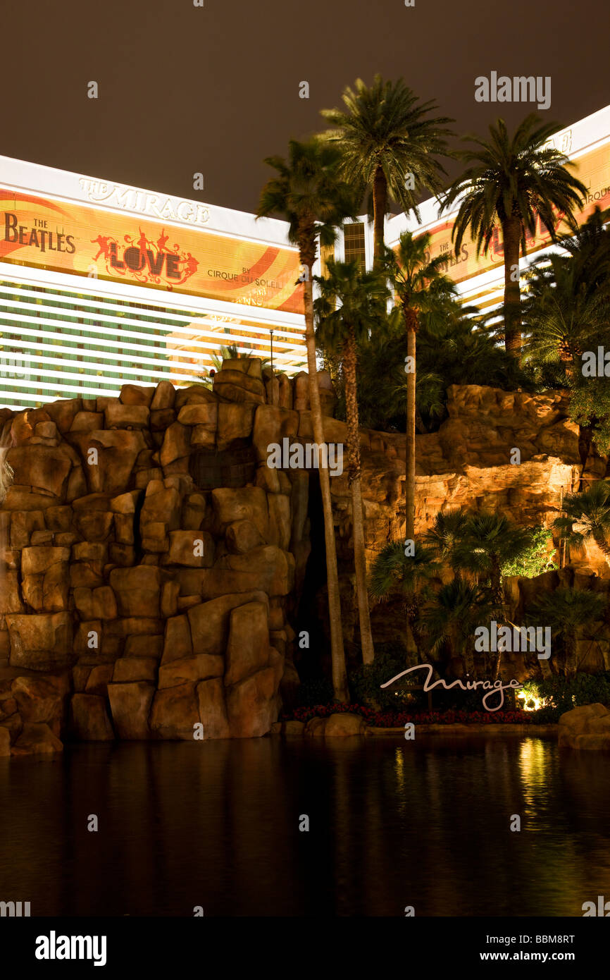Das Mirage Hotel and Casino auf dem Strip in der Nacht Las Vegas Nevada Stockfoto