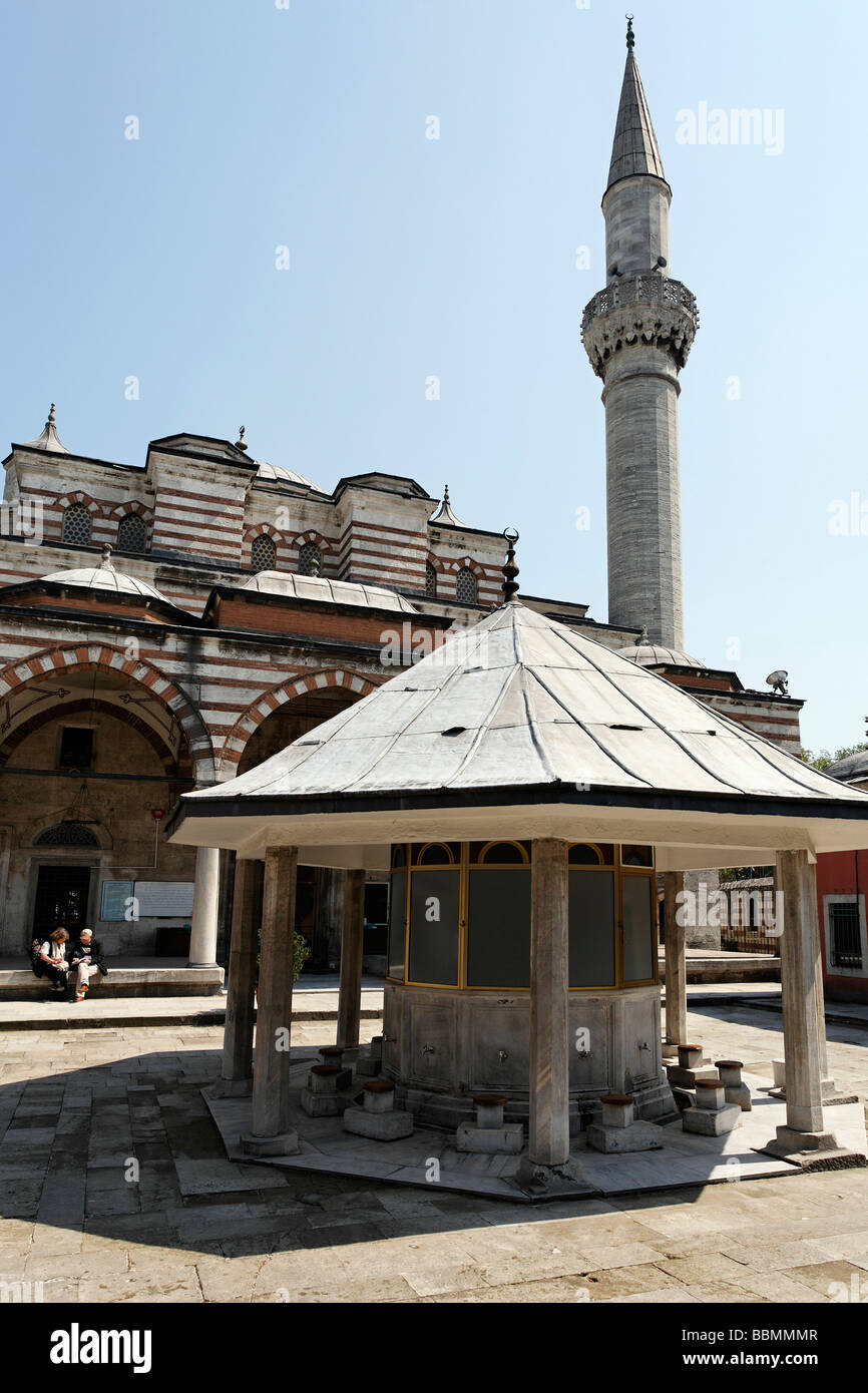 ZAL Mahmud Pasa Mosque, entworfen von dem berühmten Architekten Sinan, muslimisches Dorf Eyuep, Goldenes Horn, Istanbul, Türkei Stockfoto