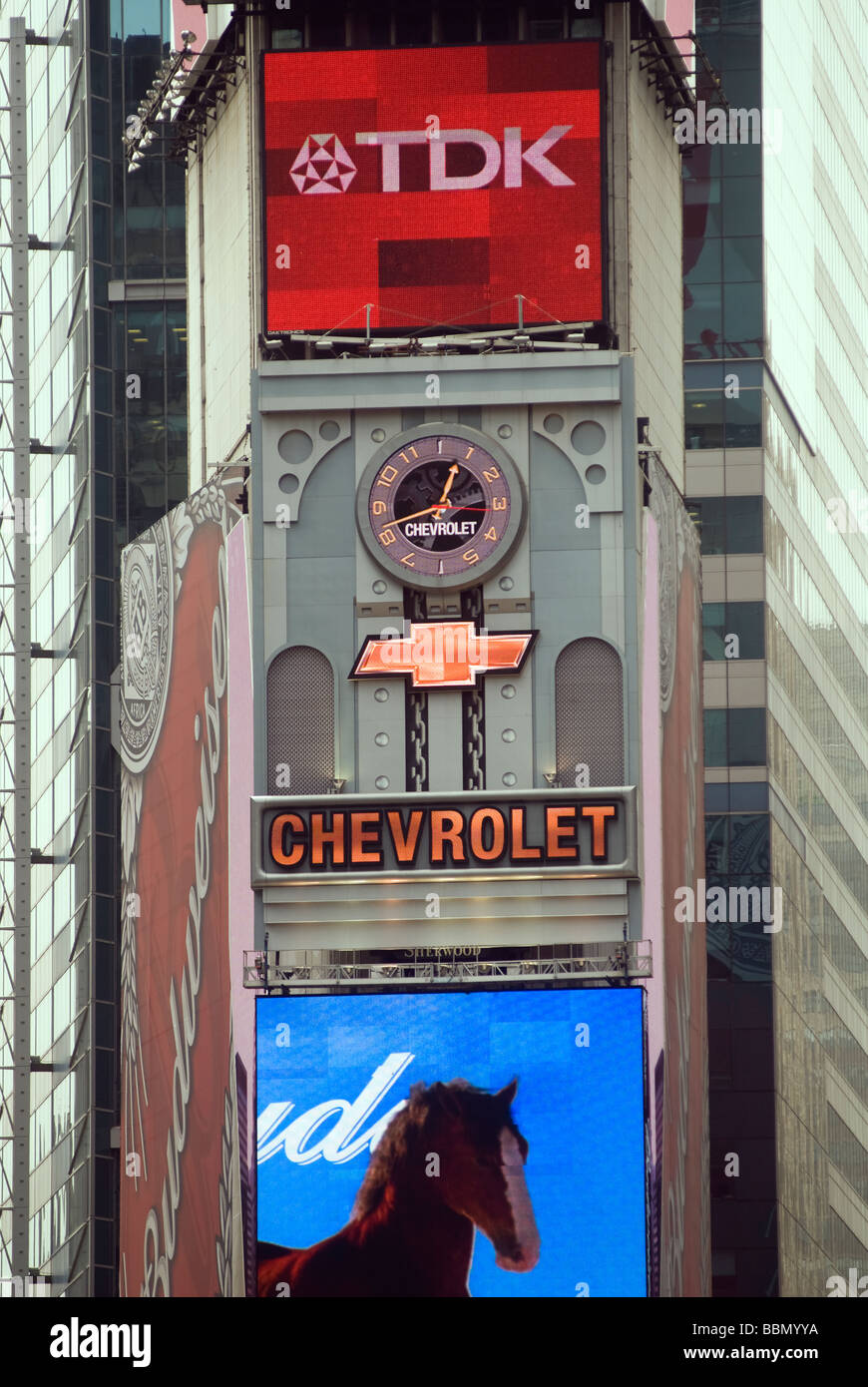 Werbung für General Motors Chevrolet ist Marke auf dem Times Square gesehen. Stockfoto
