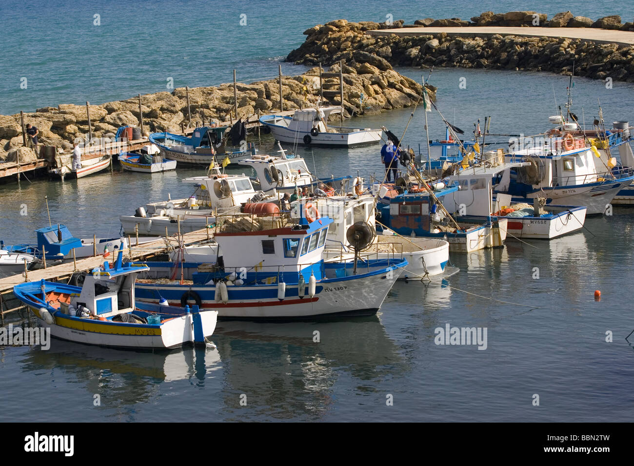 Kleiner Fischerhafen Boote Marinella Sizilien Italien Stockfoto