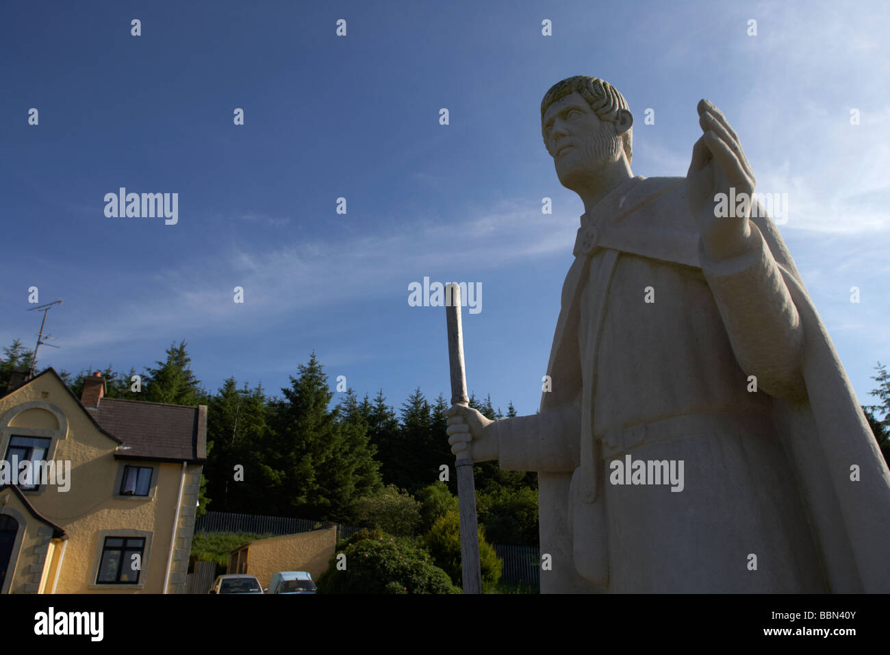 Statue des Heiligen Patrick am Lough Derg Wallfahrt Website Grafschaft Donegal Irland Europa Stockfoto