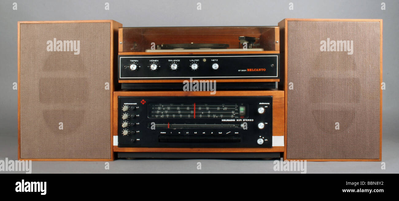 Rundfunk, Radio, Radio, HELIRADO rk 5-Version als Stereo-Tuner mit  schwarzer Metallfront in Holzkoffer, hergestellt vom HELIRADO (Kombinat  Gerätebau Limbach-Oberfrohna), DDR, 1970er Jahre Stockfotografie - Alamy