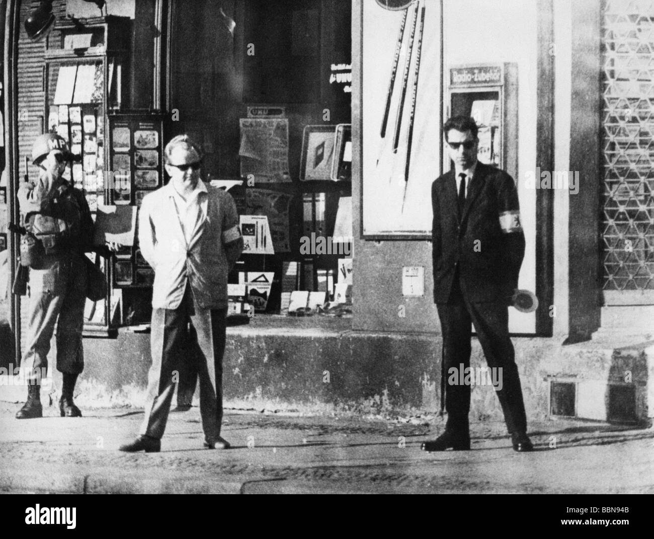 Geografie/Reisen, Deutschland, Berlin, Mauer, Checkpoint Charlie, Grenzübergang für Allied Personal, Friedrichstraße, Zivilsenat der Westberliner Senatsverwaltung des Innern, 12.9.1961, Stockfoto