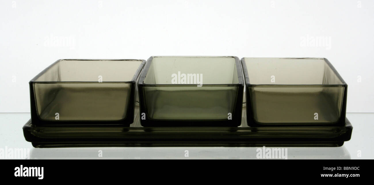 Glas, Gefäße, Pressglas-Set Europa (Stücke), Geschirr, hergestellt vom Kombinat Glaswerk Schwepitz, DDR, 1965, Stockfoto
