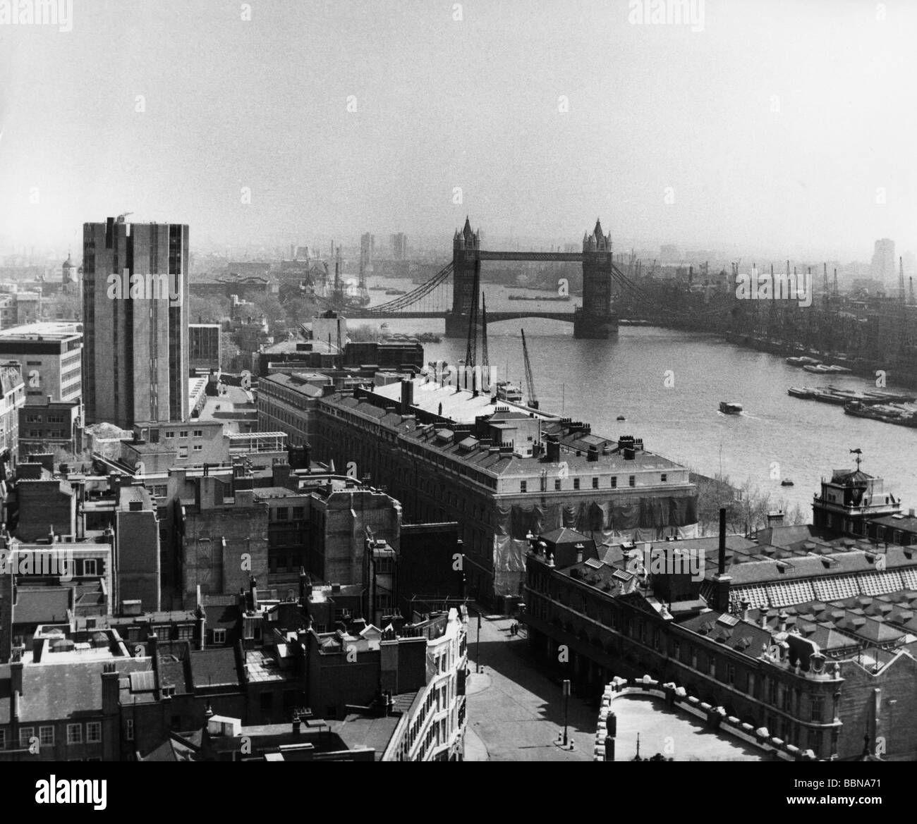 Geographie/Reise, Großbritannien, London, Stadtansicht/Stadtbild, mit Towrer Bridge, Anfang der 1960er Jahre, Stockfoto