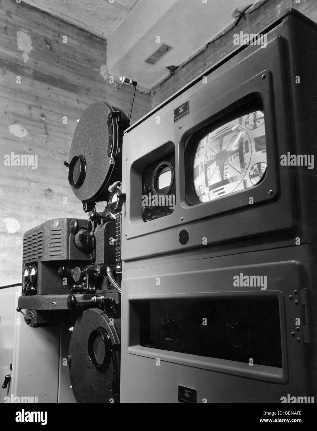 Broadcast, Fernsehen, Technik, Filmmaschine mit Steuerempfänger, Nordwestdeutscher Rundfunk (Nordwestdeutscher Rundfunk, NWDR), ca. 1952, Stockfoto