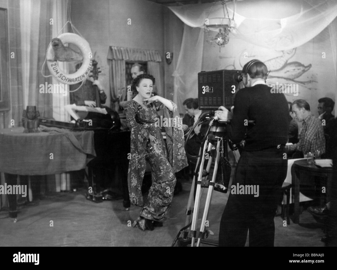 Sendung, Fernsehen, Studios, Aufnahme einer Show mit Luise Dorsay, Nordwestdeutscher Rundfunk (Nordwestdeutscher Rundfunk, NWDR), Studios, Hamburg, ca. 1952, Stockfoto