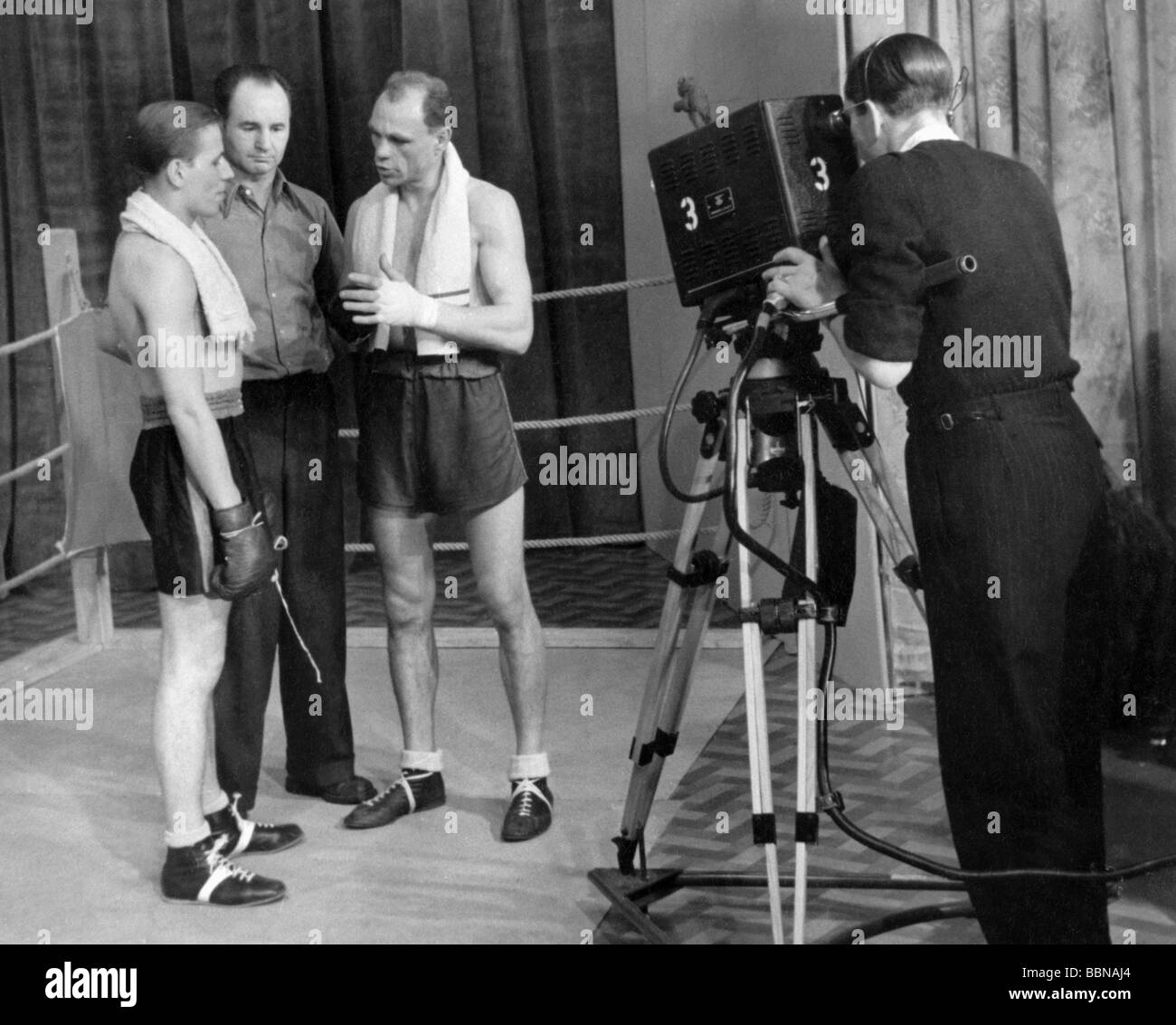 Sendung, Fernsehen, Studios, Aufnahme einer Show mit dem Boxer Kuddl Schmidt, Nordwestdeutscher Rundfunk (Nordwestdeutscher Rundfunk, NWDR), Studios, Hamburg, ca. 1952, Stockfoto