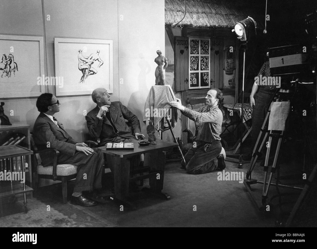 Sendung, Fernsehen, Studios, Aufnahme einer Show mit dem Bildhauer Edwin Scharff, Nordwestdeutscher Rundfunk (Nordwestdeutscher Rundfunk, NWDR), Studios, Hamburg, ca. 1952, Stockfoto
