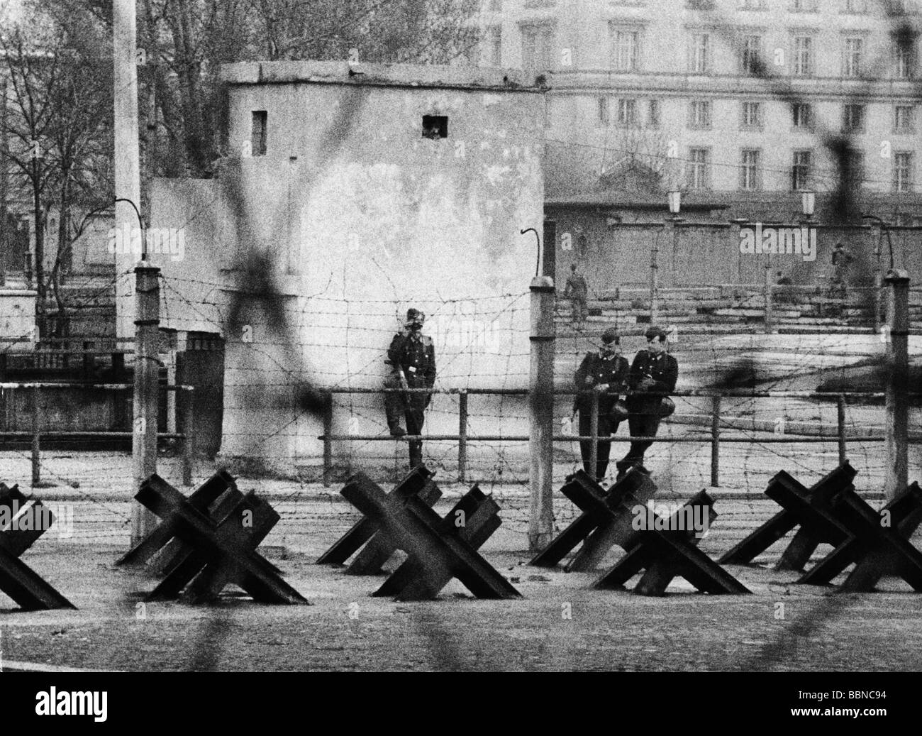 Geografie/Reisen, Deutschland, Berlin, Mauer, Einmarsch ostdeutscher Grenztruppen, Potsdamer Platz, Mitte der 1960er Jahre, Stockfoto