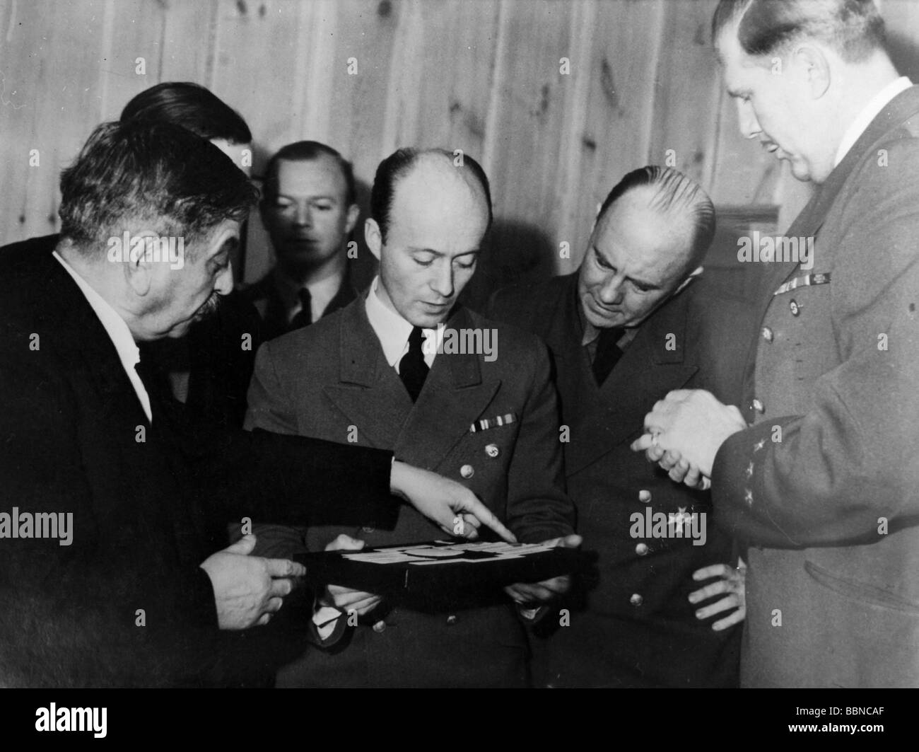 Veranstaltungen, Zweiter Weltkrieg/zweiter Weltkrieg, Politik, Frankreich, der französische Premierminister Pierre Laval, der Hitler auf dem Berghof, 29.4.1943, besuchte, Stockfoto