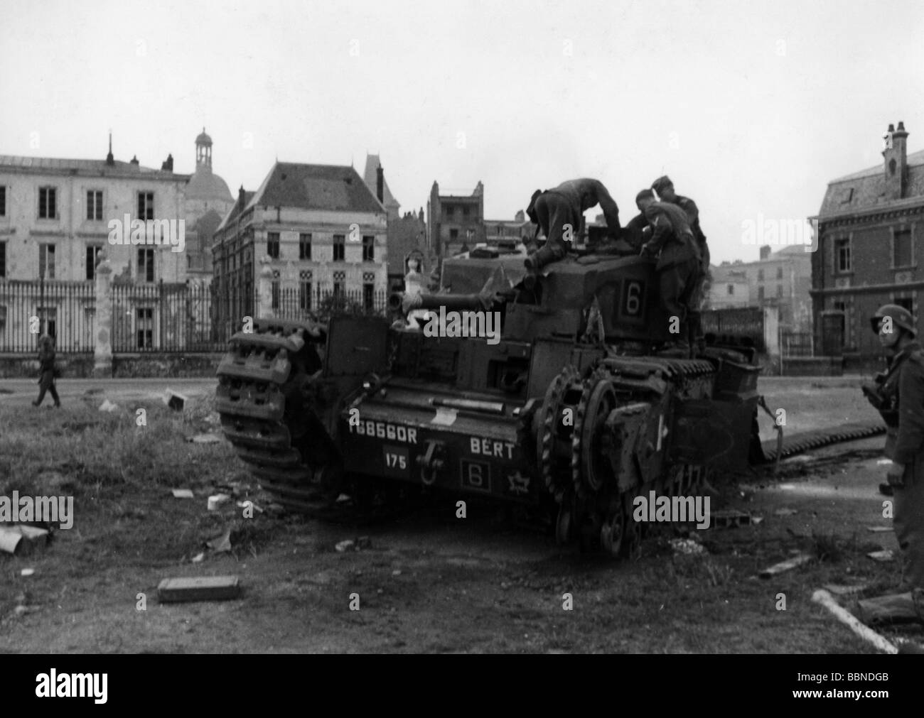 Ereignisse, Zweiter Weltkrieg/Zweiter Weltkrieg, Frankreich, Dieppe, 19.8.1942, zerstörte "Churchill"-Panzer des 14. Kanadischen Armee-Panzer-Regiments (Calgary Tanks), Stockfoto