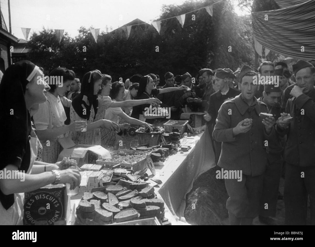 Ereignisse, Zweiter Weltkrieg/zweiter Weltkrieg, Frankreich, Freilassung französischer Kriegsgefangenen, als Gegenleistung für das passive Verhalten der Bürger von Dieppe während des alliierten überfalls am 19.8.1942, Ankunft in Serqueux bei Dieppe, 12.9.1942, Stockfoto