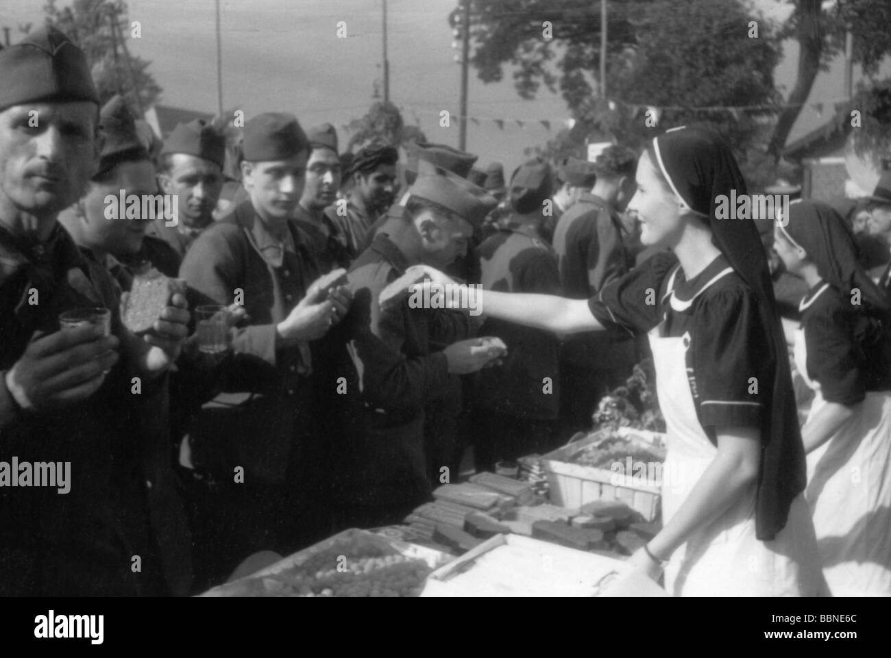 Ereignisse, Zweiter Weltkrieg/zweiter Weltkrieg, Frankreich, Freilassung französischer Kriegsgefangenen, als Gegenleistung für das passive Verhalten der Bürger von Dieppe während des alliierten überfalls am 19.8.1942, Ankunft in Serqueux bei Dieppe, 12.9.1942, Stockfoto