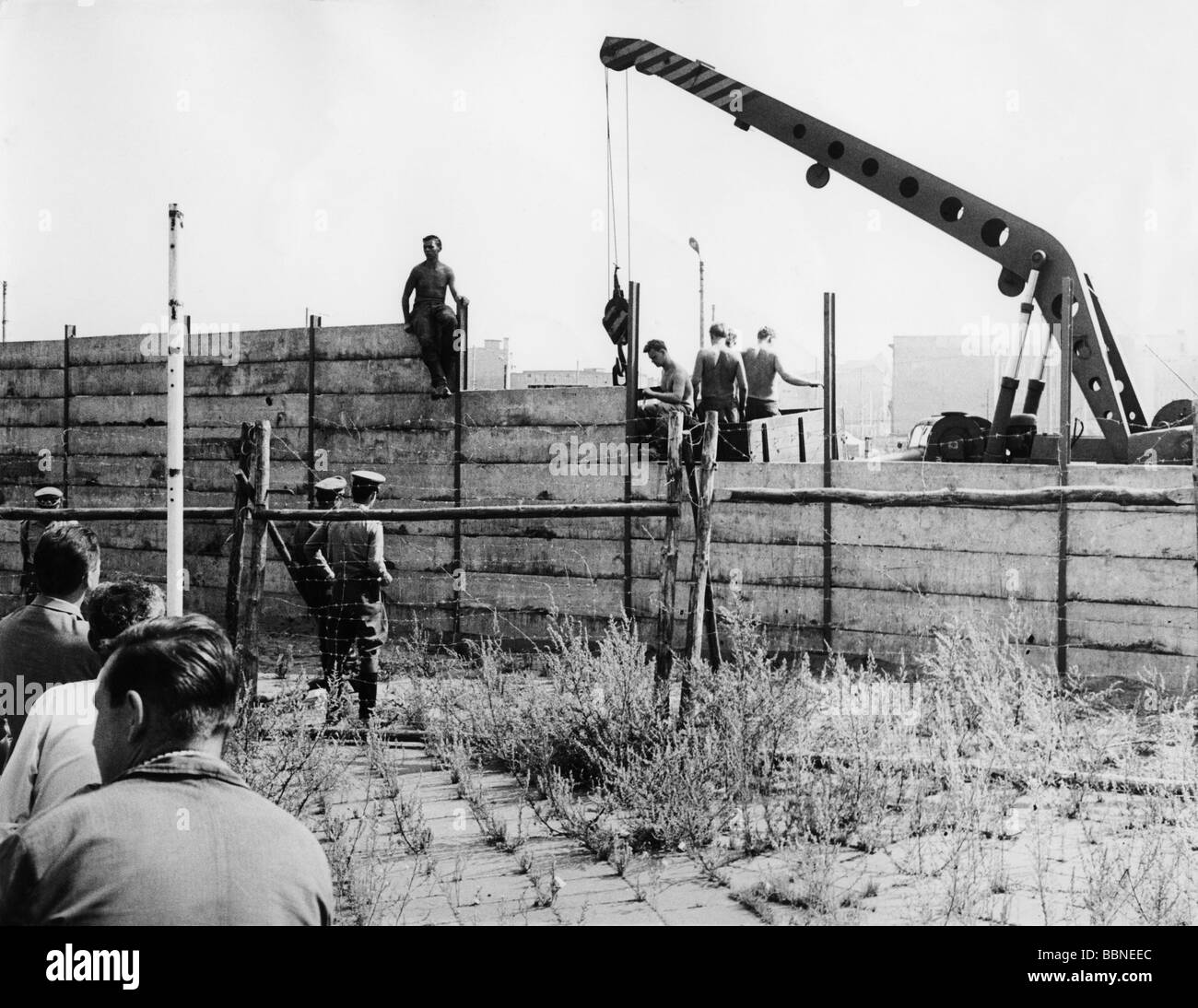 Geografie/Reisen, Deutschland, Berlin, Erneuerung der Mauer, Potsdamer Platz, 12.8.1966, Stockfoto
