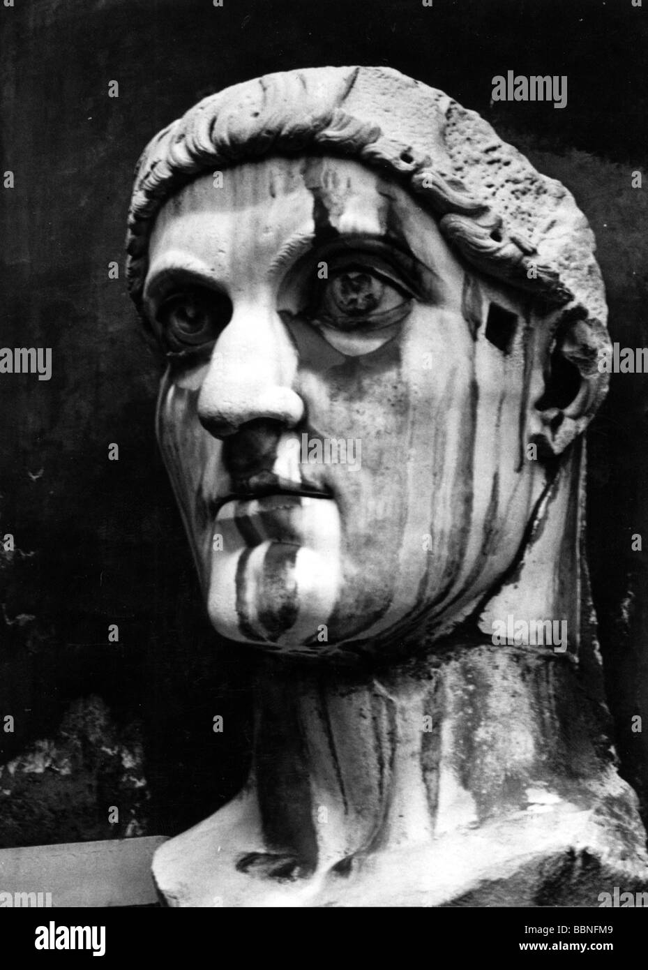 Konstantin I. "der Große" (Flavius Valerius Constantinus) ca. 280 - 2.5.337 n. Chr., römischer Kaiser 306 - 337 n. Chr., Porträt, Kopf einer Kolossalstatue, Rom, Palazzo dei Conservatori, Stockfoto