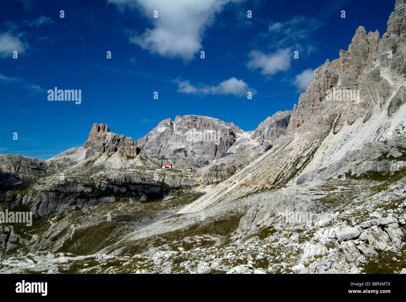 Geographie/Reisen, Italien, Südtirol, Sextner Dolomiten mit Dreizinnen Hütte (Rif A. Locatelli), Schwabenalpenkopf (Torre dei Scarperi), Additional-Rights - Clearance-Info - Not-Available Stockfoto