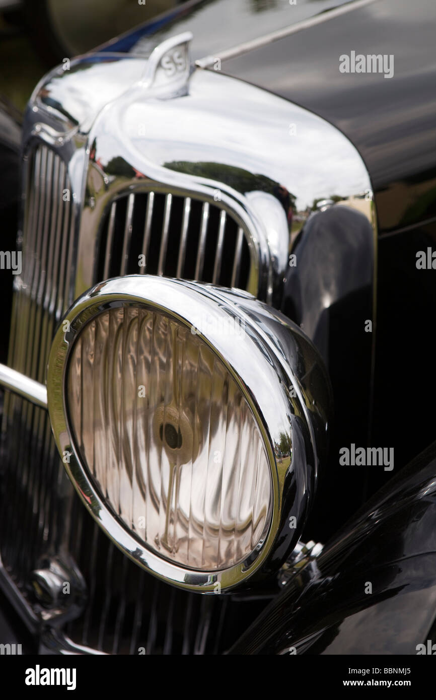 Autofahren Scheinwerfer der klassischen alten Schwarz machte bemalten British 1931 SS1 Coupé Jaguar Auto Stockfoto