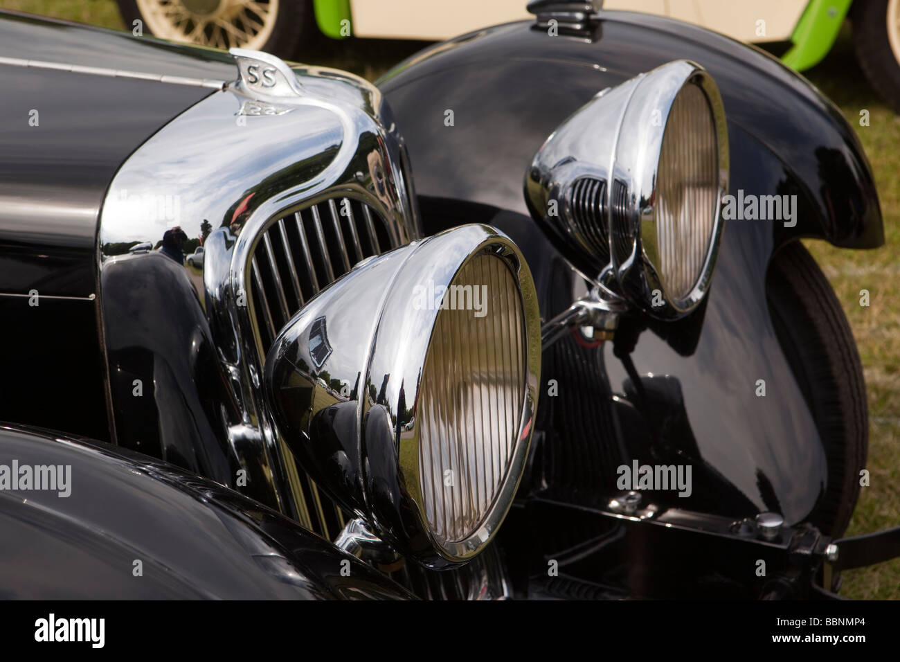 Vorderseite des klassischen alten schwarz lackierten britischen machte 1931 SS1 Coupe Jaguar Auto Autofahren Stockfoto