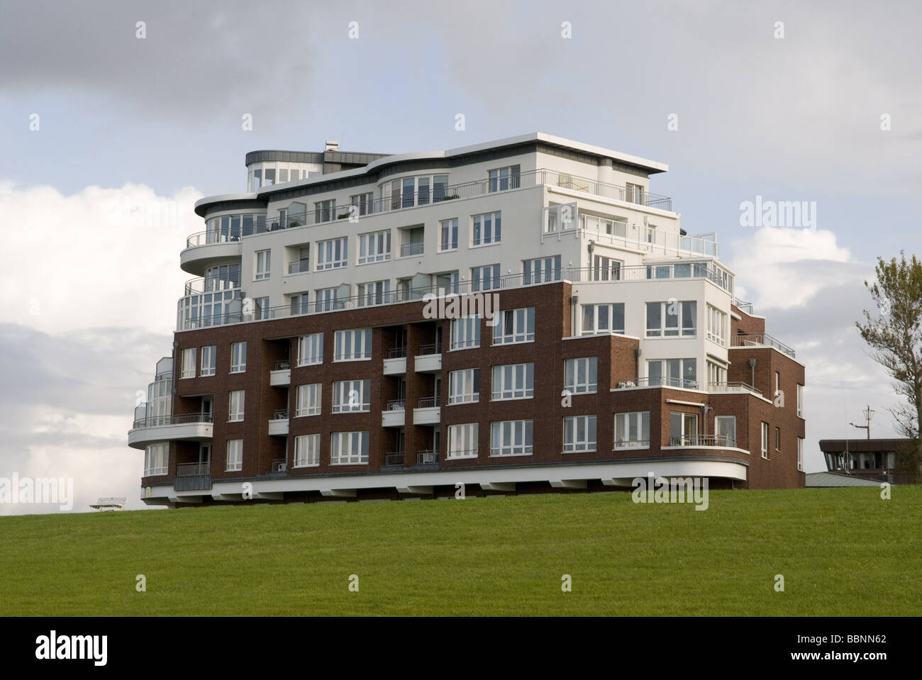 Geographie/Reisen, Deutschland, Niedersachsen, Cuxhaven, Nordsee kur Resort, Grüner Litze, Appartement haus, Außenansicht, Additional-Rights - Clearance-Info - Not-Available Stockfoto Geographie/Reisen, Deutschland, Niedersachsen, Cuxhaven, Nordsee kur Resort, Grüner Litze, Appartement haus, Außenansicht, Additional-Rights - Clearance-Info - Not-Available Stockfoto