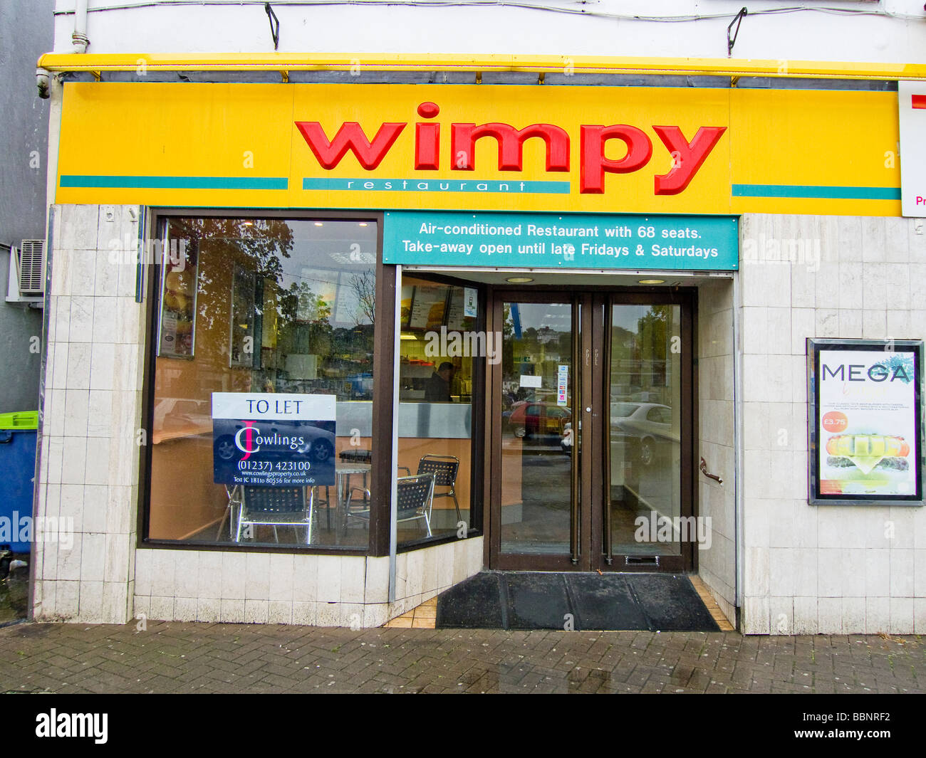 Geschäfte, Kneipen und Cafés in Bideford Nord-Devon England UK Stockfoto