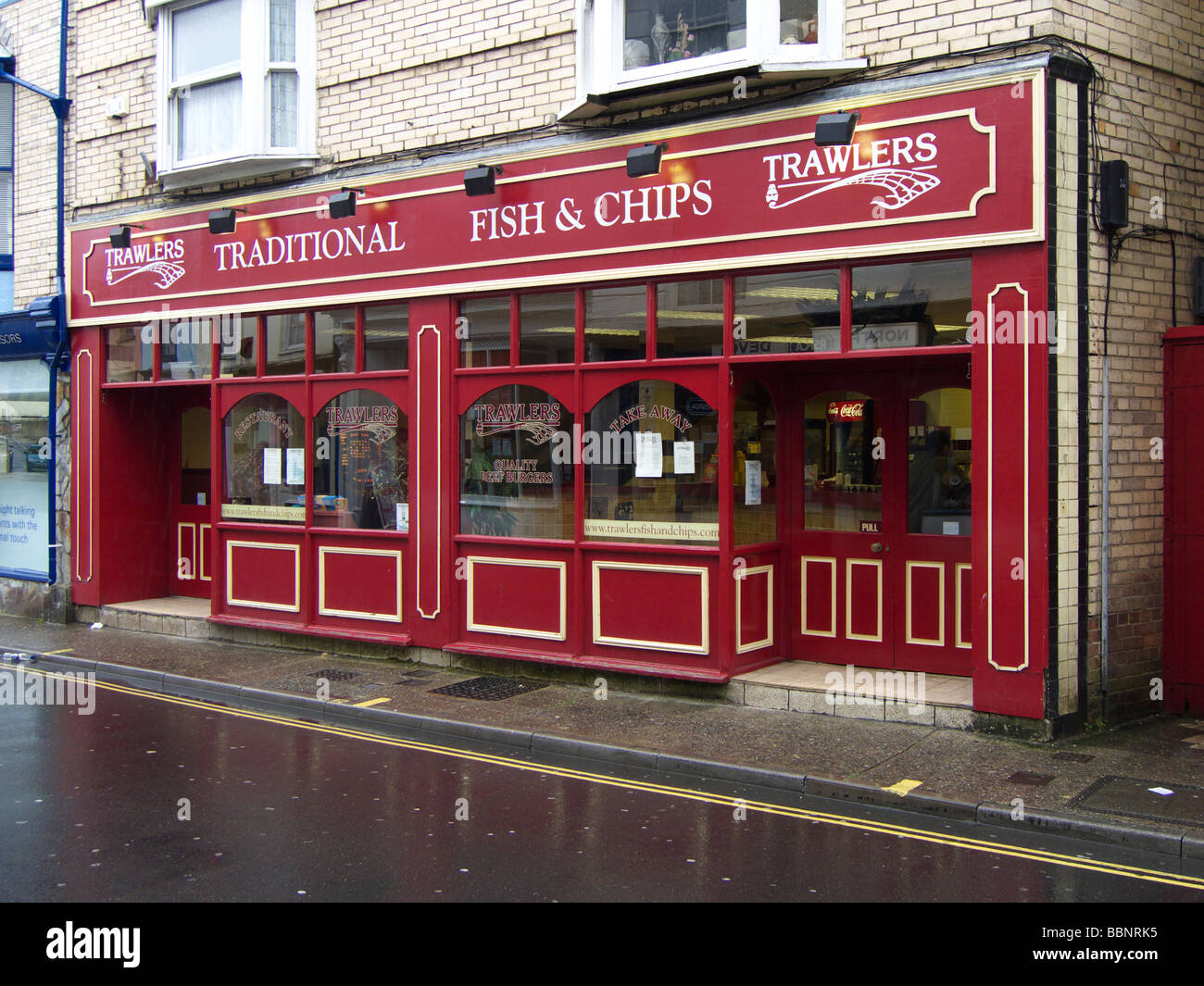 Geschäfte, Kneipen und Cafés in Bideford Nord-Devon England UK Stockfoto