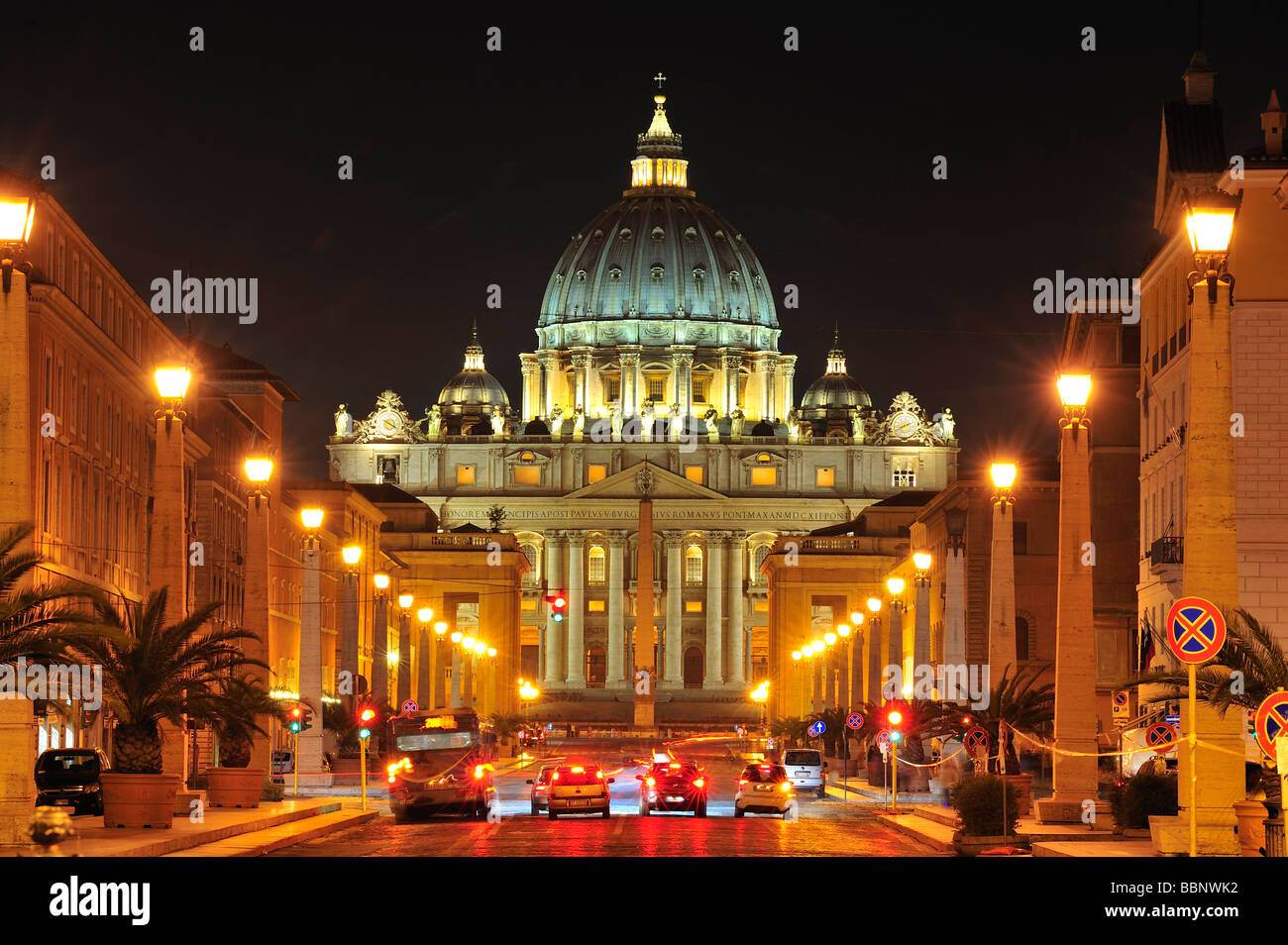 St Peter Basilica betrachtet aus, via della Conciliazione, Rom, Latium, Italien Stockfoto