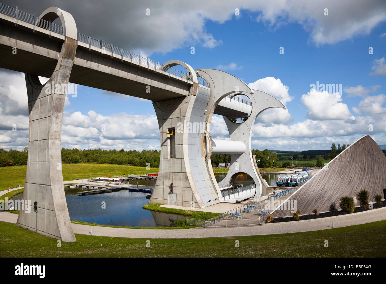 Ansicht der britischen Wasserstraßen Falkirk Wheel auf der Union Canal in der Nähe von Falkirk, Schottland Stockfoto