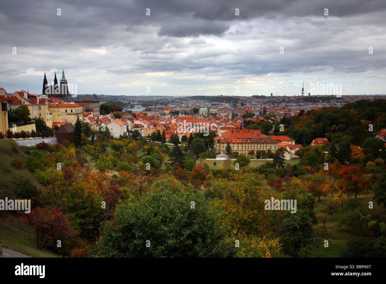 Altstadt von Prag als von Strahov Kloster Strahovsky klášter betrachtet Stockfoto