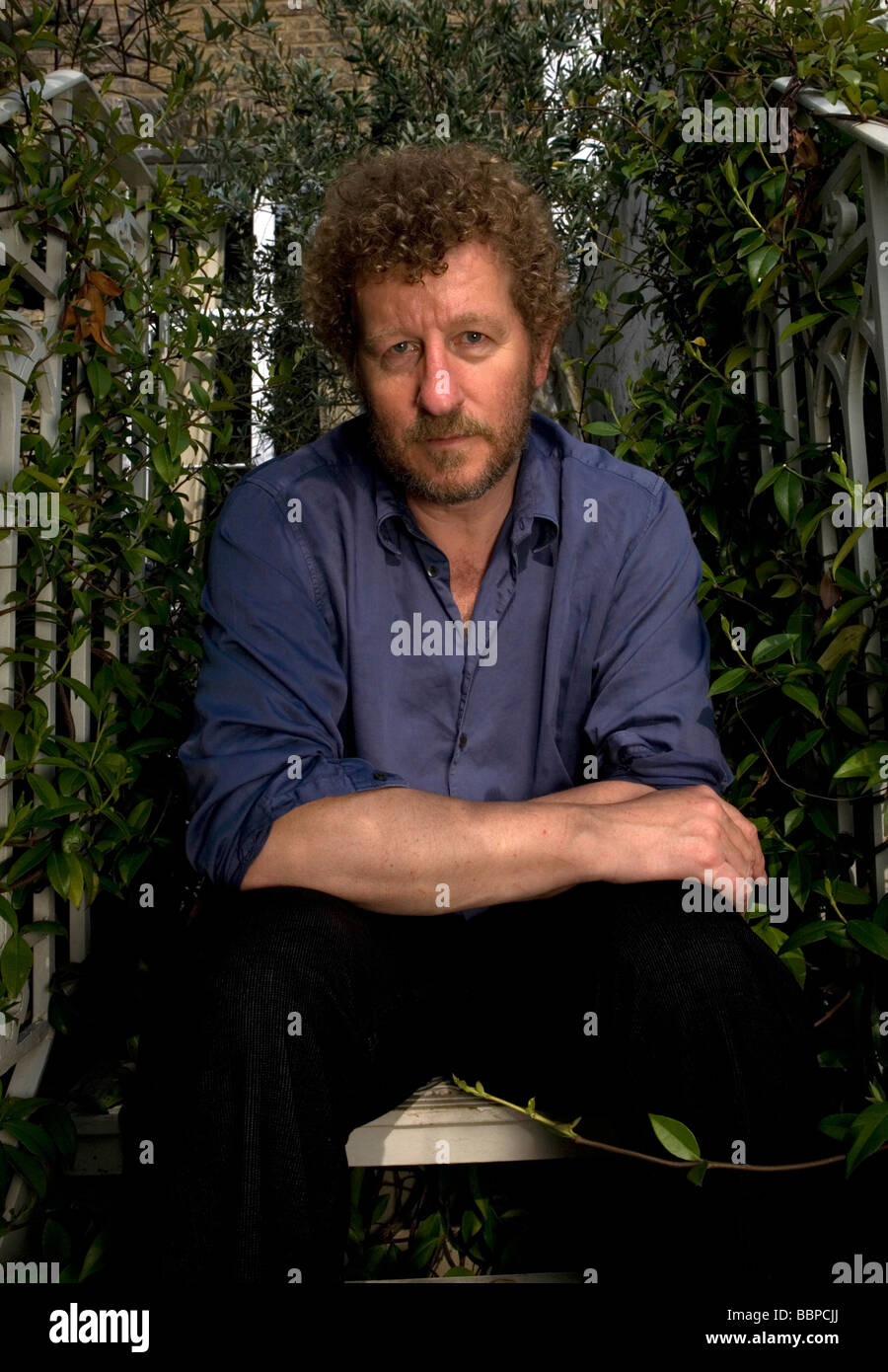 Sebastian Faulks fotografiert in seinem Haus in West-London Stockfoto