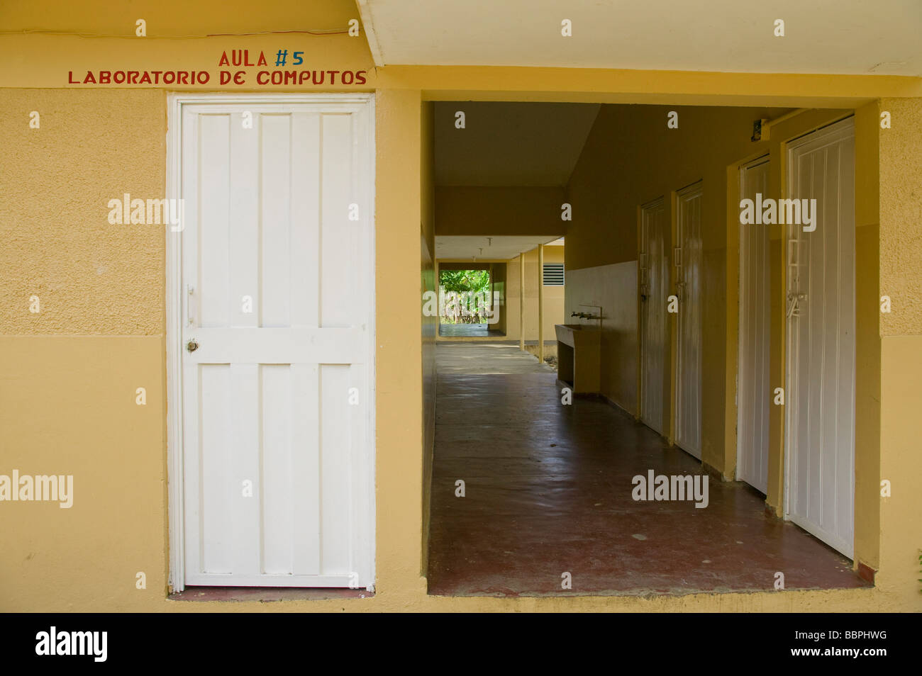 Dominikanische Republik, Karibik, Caribbean; Anzeigen einer Schule Flur Stockfoto