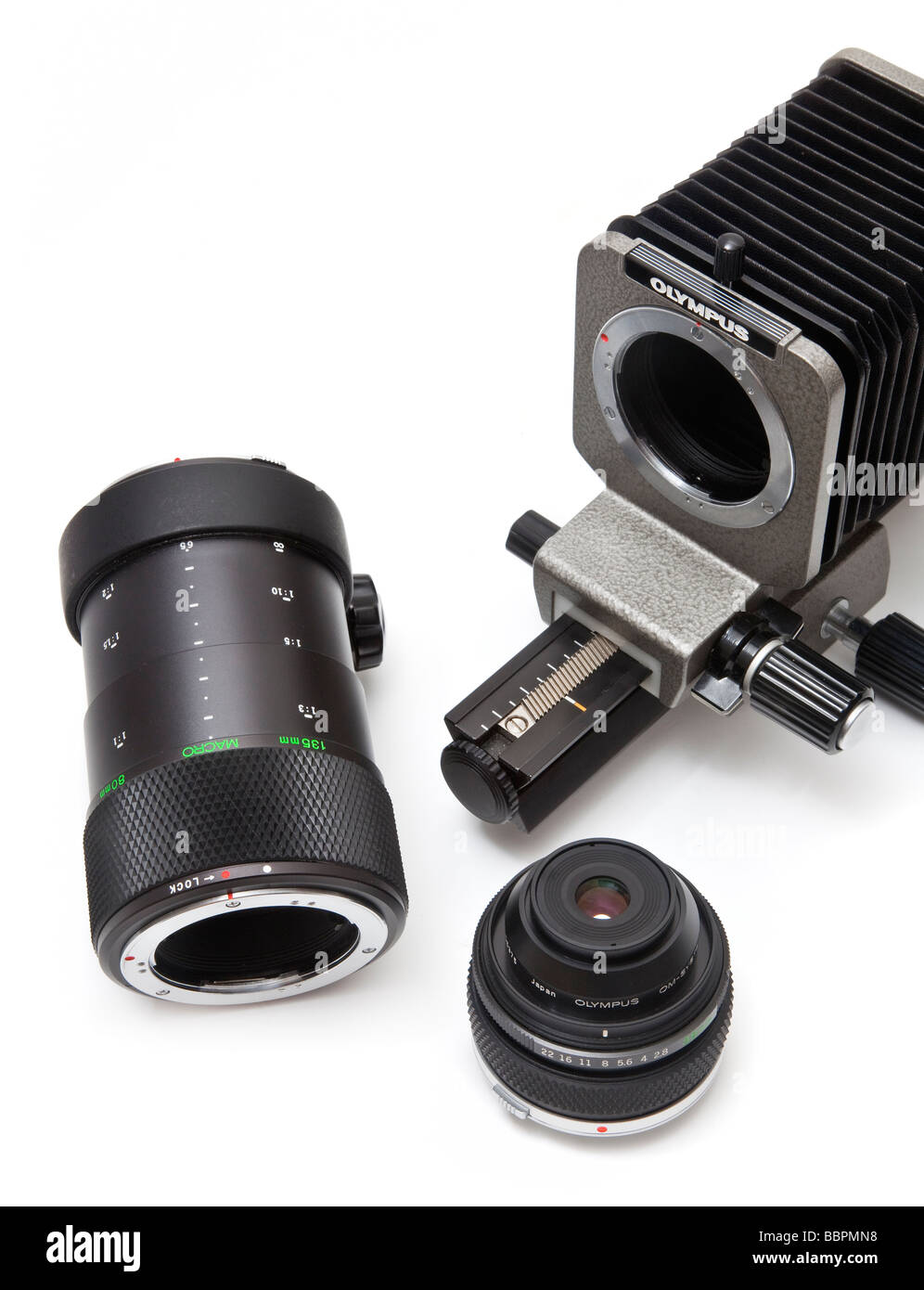 Olympus OM SLR-Makro-Kamera-Ausrüstung zur Nahaufnahme Fotografie, 38mm-Makro-Objektiv, Blasebalg, Vari Verlängerungsrohr Stockfoto
