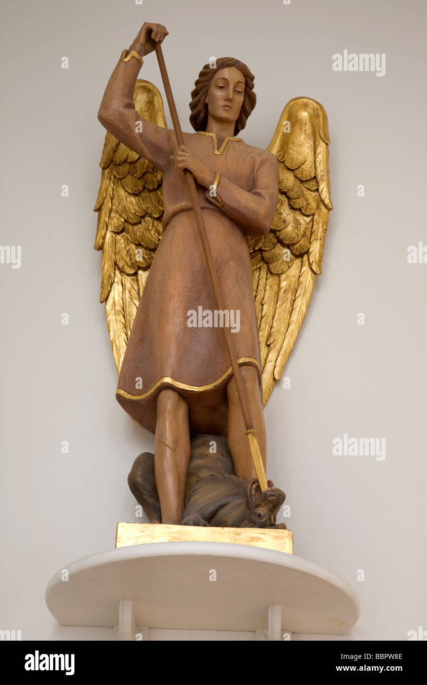 St. Michael der Erzengel Statue katholische Kirche Florida USA Stockfoto