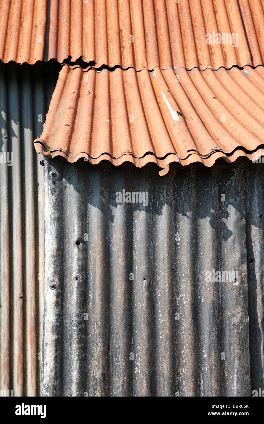 Wellpappe Zinn Schuppen Trefil Wales UK Stockfoto