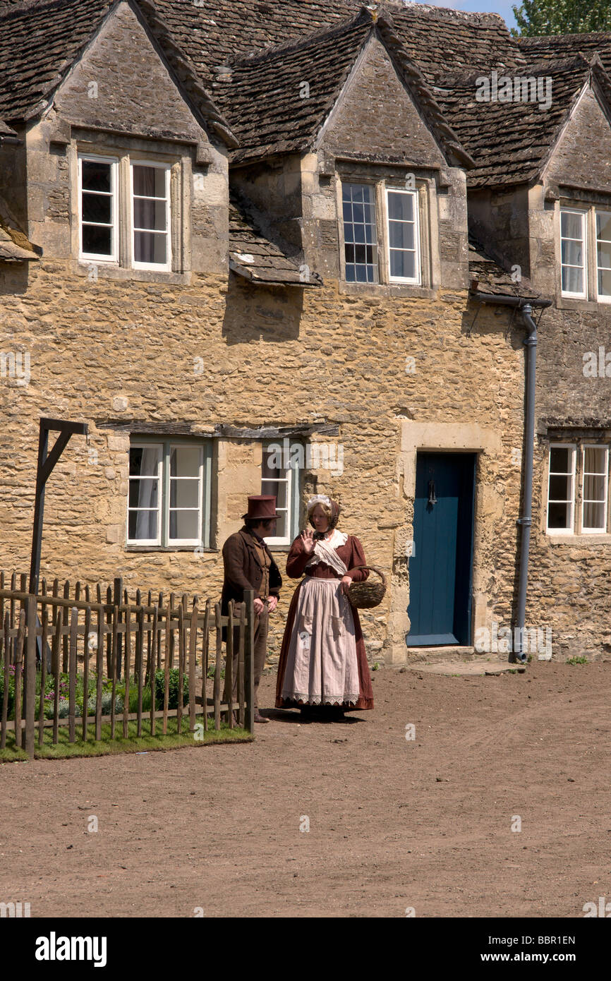 Lacock Wiltshire England, Schauspieler in historischen Kostümen Stockfoto