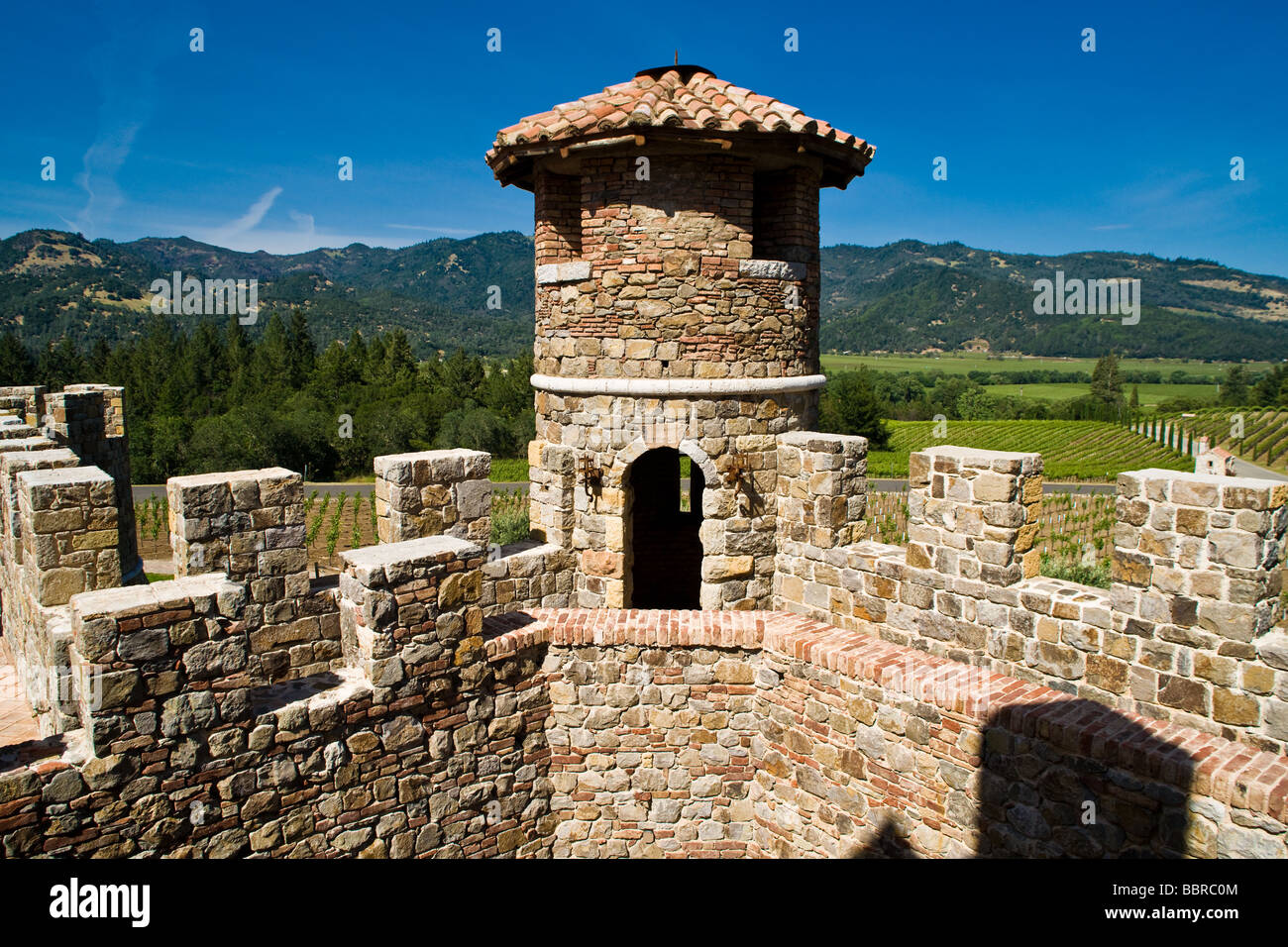 Ein Blick auf das Napa Valley von Castello di Amorosa. Stockfoto