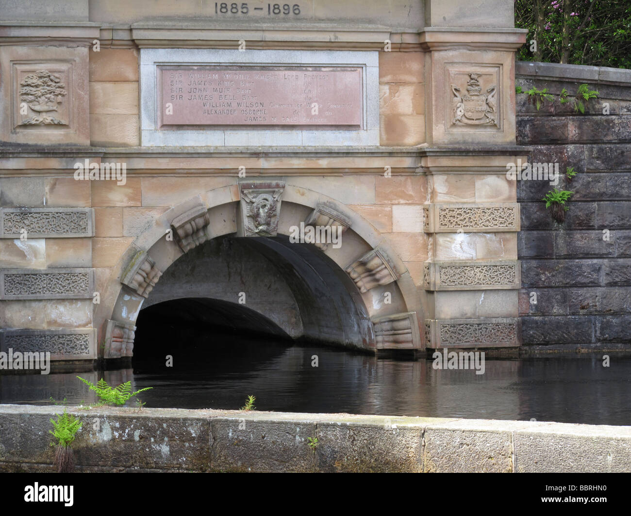 Eingehenden Wasserquelle Milngavie Reservoir von Loch Katrine Stockfoto