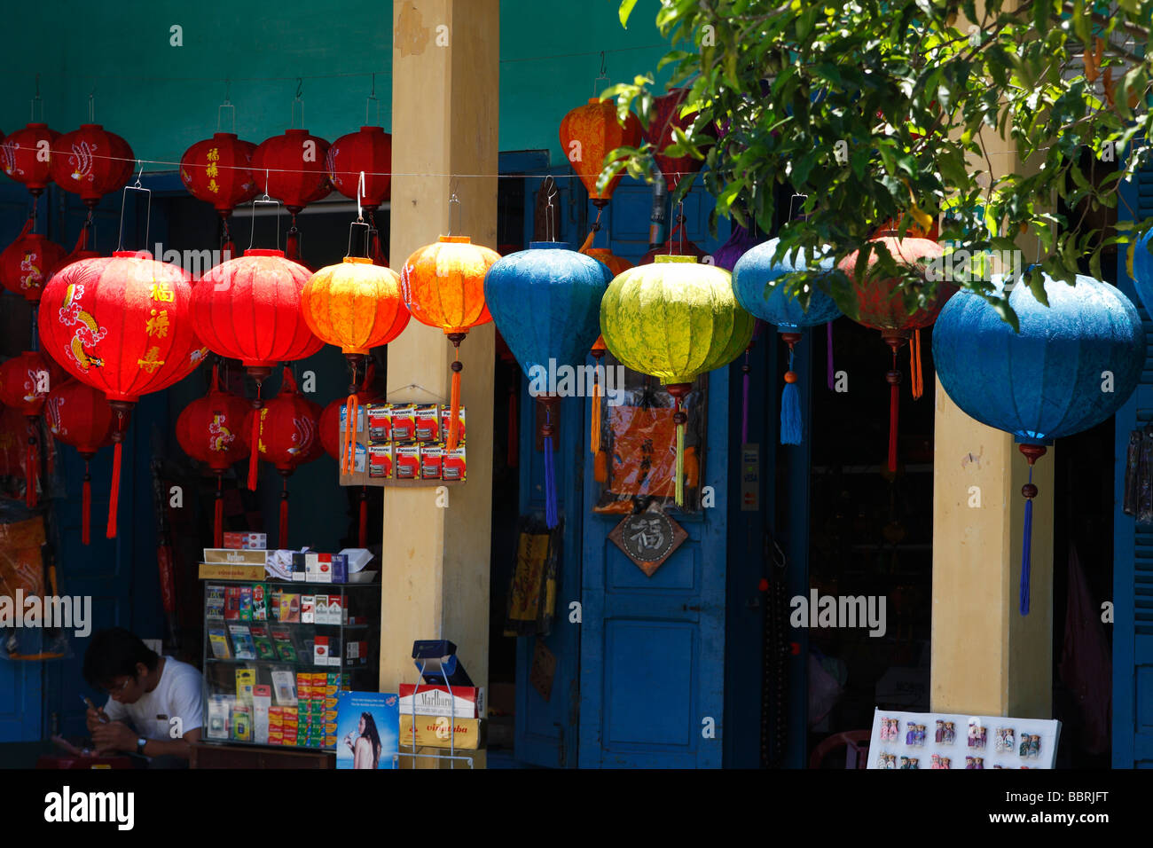 "Hoi an ' Geschäft mit bunten orientalischen Laternen, Vietnam Stockfoto