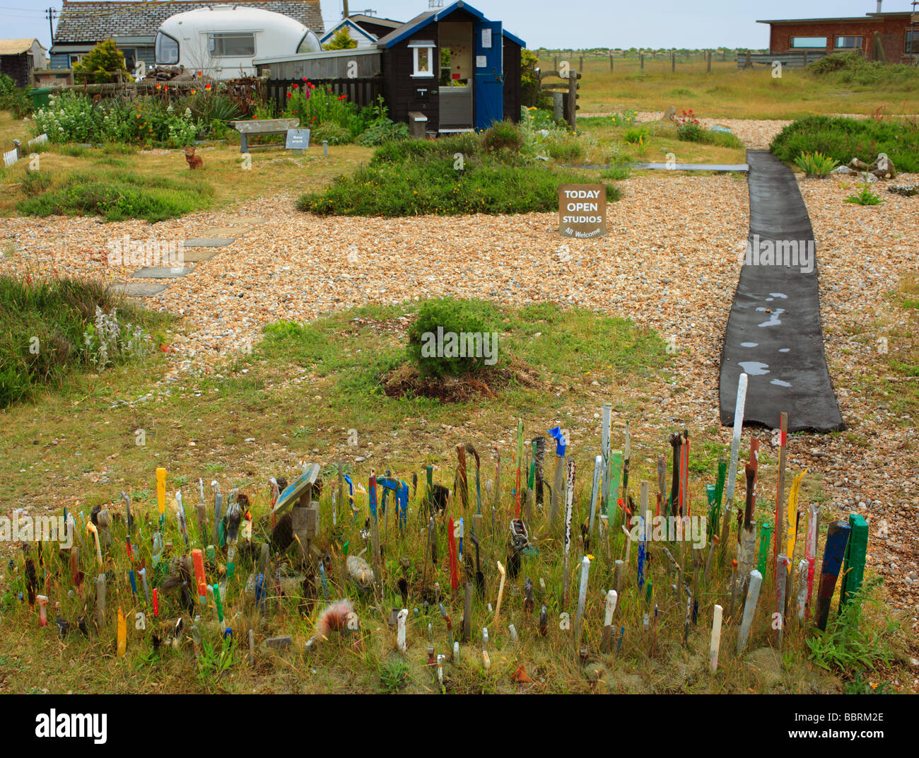 Künstler malen Pinsel Garten von Paddy Hamilton Dungeness Kent England UK Stockfoto